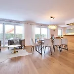 公寓 Alpen-luxus Fuer 8 - Sauna, Terrasse & Bergblick *