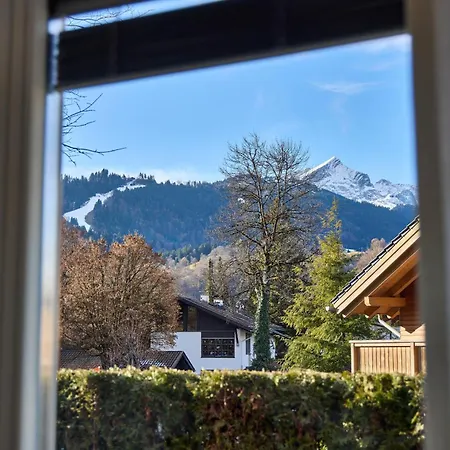Alpen-luxus Fuer 8 - Sauna, Terrasse & Bergblick 加爾米施-帕滕基興